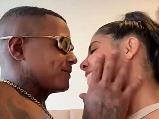 Marido Saiu e Eu Dei Para o Amigo Maloka Dele