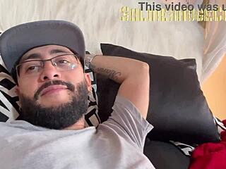 she comes to my apartment just to please me she is a total enthusiast in bed