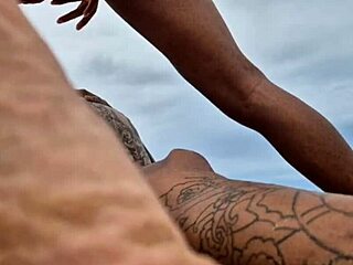 v�deo amador nesse dia resolvemos foder e fazer uma surubas com dois lugar na praia e na rua l� na bahia com as gostosa 😏