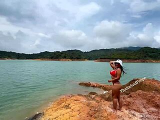 pareja tiene sexo en cabaña vacaciones cara dulce