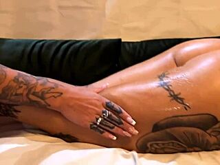 Arrived at hostel, joined two hotties! 😍