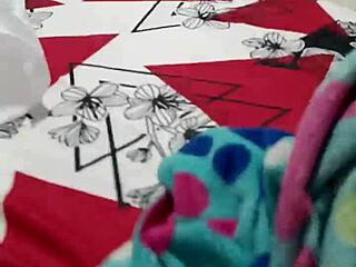 i masturbate while wife gets nails done