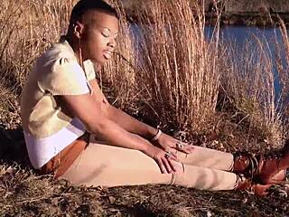 Bu seksi kızılın büyük götünden doyamıyorum