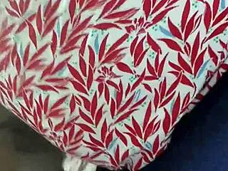 Sugepik i bil ender med sæd i munden