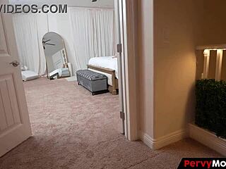 Ginger Cougar Mom Spotted Touching Herself In Hidden Pov!