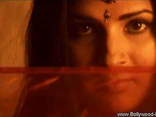 Catalina Cruz's shaved pussy creamy in cowgirl ride