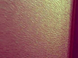 이 오피스 베이비가 스타킹 입고 완벽한 블로우잡 후 크림파이 주는 이유가 뭐야?