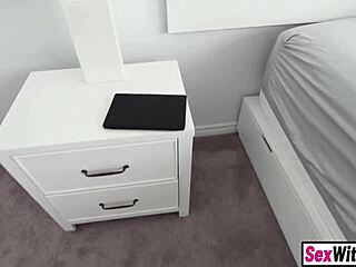 Yo, stepbro dared skinny teen stepsister to bang him hard