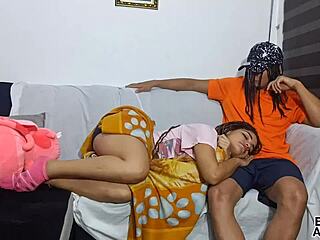 Tengo sexo con mi padrastro en sofa anal assfucking. mi madrastra casi nos pilla con teen 18+ innocent college big ass.