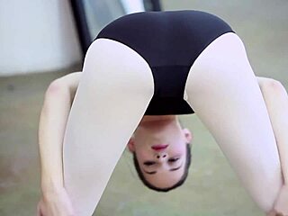 Skinny lesboz dive into raw XXX action
