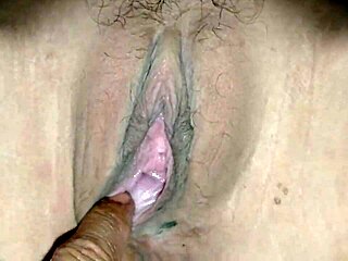 Blonde Schlampe bläst rauen Deepthroat Blowjob