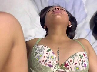 mi mejor amiga begged me to take her virginity