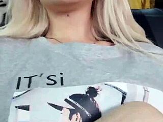 elza kom shows off her sweet big tits