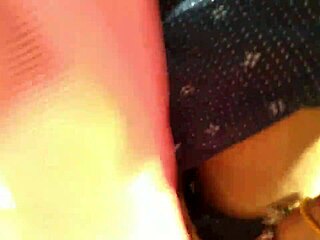 देसी गर्लफ्रेंड की आउटडोर हेयरी चूत में बॉयफ्रेंड के साथ थ्रीसम डॉगी स्टाइल!