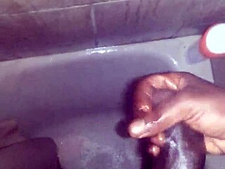 JERKING MY DICK IN SHOWER