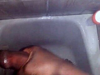 JERKING MY DICK IN SHOWER