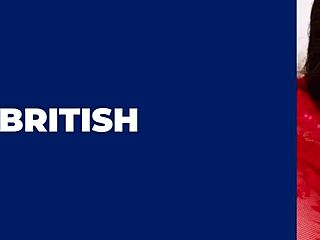 Britanska rjavolaska ona in jebe oboževalca