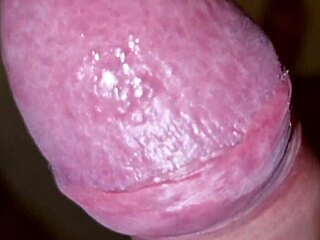 ansima e geme with huge cock cum - open mouth and drink