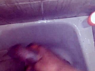 JERKING MY DICK IN SHOWER