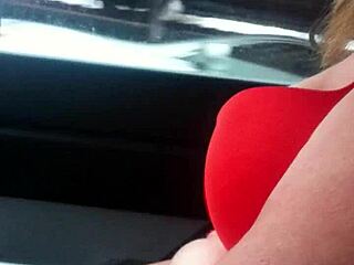 Aussiefox Teasing Truckers with Bold Flashes