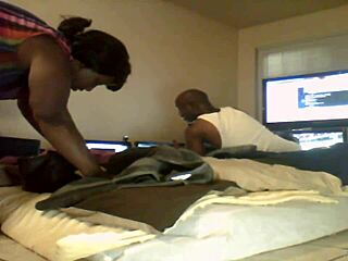 thick pussy and a hot black mature milf in the hood