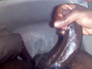JERKING MY DICK IN SHOWER
