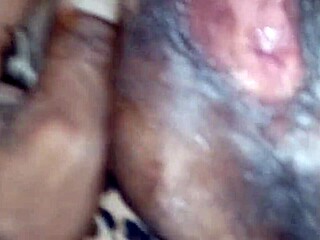 Omas süße Muschi und dreckiges Arschloch riechen