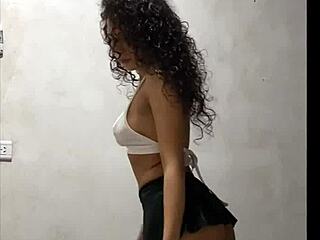 no se que ropa ponerme, el profesor me follo en clase 😏