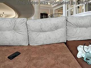 Te la chupo y me desnudo en público al aire libre con mezcla húngara, francesa y asiática