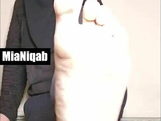 Mia Niqab's Submissive Blowjob And Dildo Licking Compilation