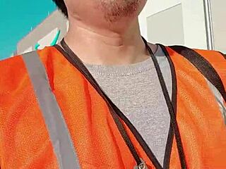 Walking outdoors during work, feeling the public solo amateur atmosphere.