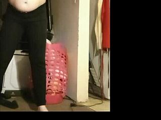 BBW Milf Oils Her Wet Body On Webcam