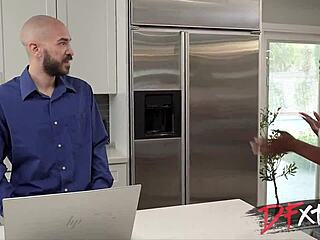 Big Bootied Beauty Sexts Wrong Guy, Gets Pounded