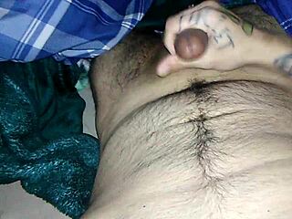 darius andino cumming hard in usa masturbation session