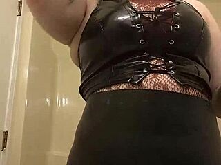 lovesense in my pussy while putting on makeup?