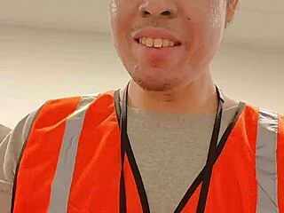 Walking outdoors during work, feeling the public solo amateur atmosphere.