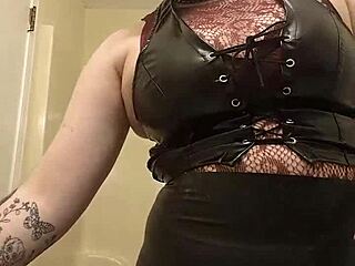 lovesense in my pussy while putting on makeup?