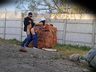 Latinka ima spol v službi, ujeto na varnostnih kamerah