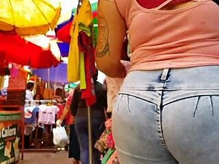 look at the big ass in tight jeans
