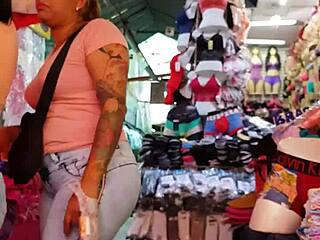 look at the big ass in tight jeans