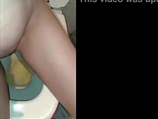 مجموعة من التبول والقذف في مشاهد قريبة