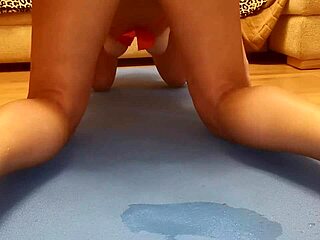 Intimate Pussylicking of Sweet Wet Shaved Latina Milf Up Close.