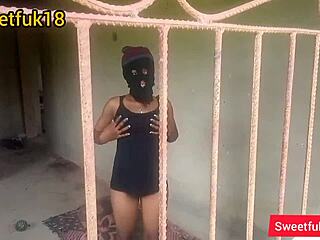 my neighbor distracted me when am working in garden and i fucked her hungry pussy 😏