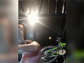 i stroke my big cock while working out