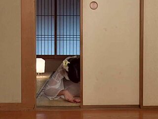 Japanese beauty Ami-chan's intriguing full-body service