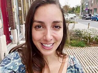 Ersties Exhibitionist Ana Flashing Pussy Public?