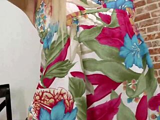 Elsa Jean Pleasing Massive Dicks with Smooth Hands in Kinky Homemade Scene