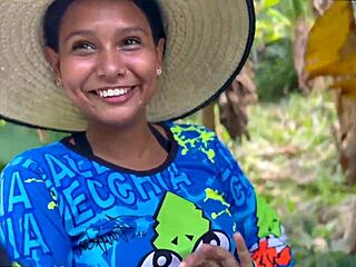 หญิงชาวนาอนาจาร ถูกเย็ดอย่างดุเดือดเพื่อแลกไก่