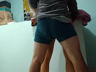 Gordo Viejo Feo Se Folla A Su Hermana Mientras Padres No Estan