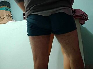 Gordo Viejo Feo Se Folla A Su Hermana Mientras Padres No Estan